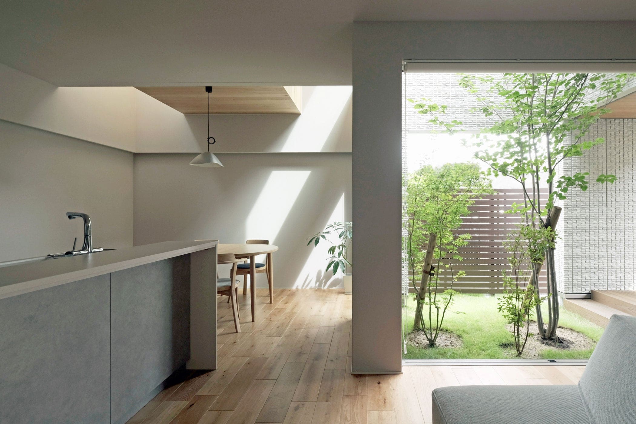 邸宅写真：包緑の家 リビング 内観 写真