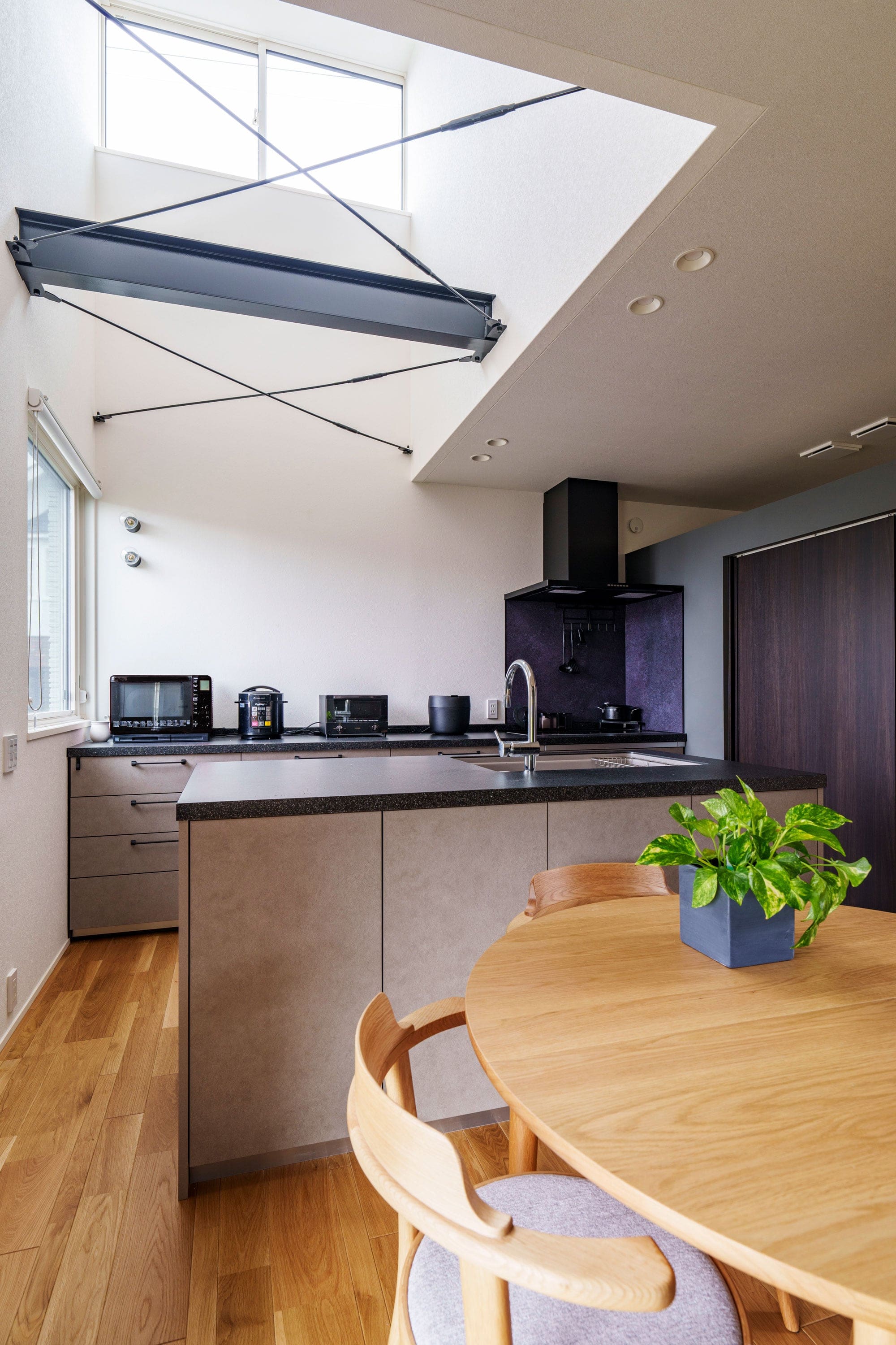 邸宅写真：回想の家 キッチン 吹抜け 内観 写真