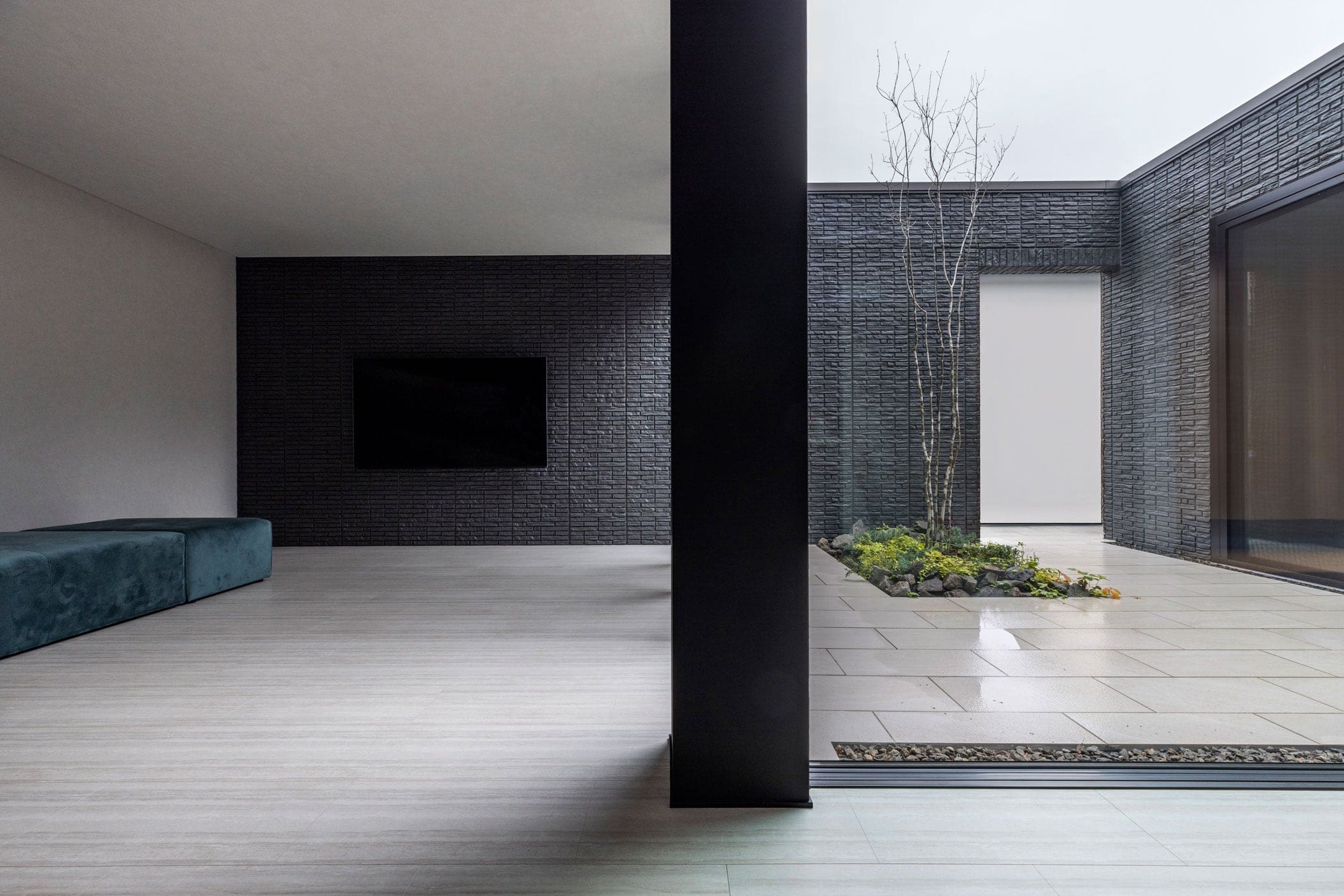 邸宅写真：黒壁の家 リビング 内観 写真