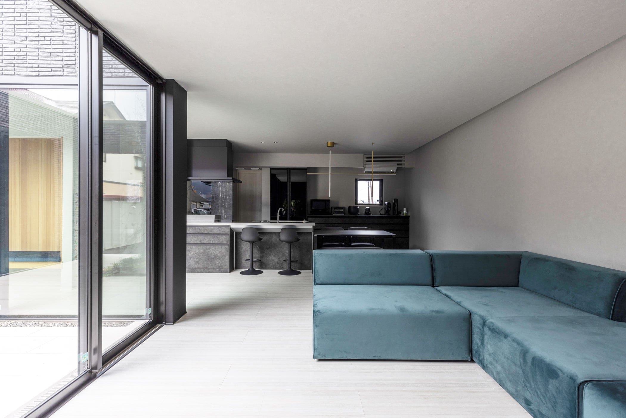 邸宅写真：黒壁の家 リビング 内観 写真