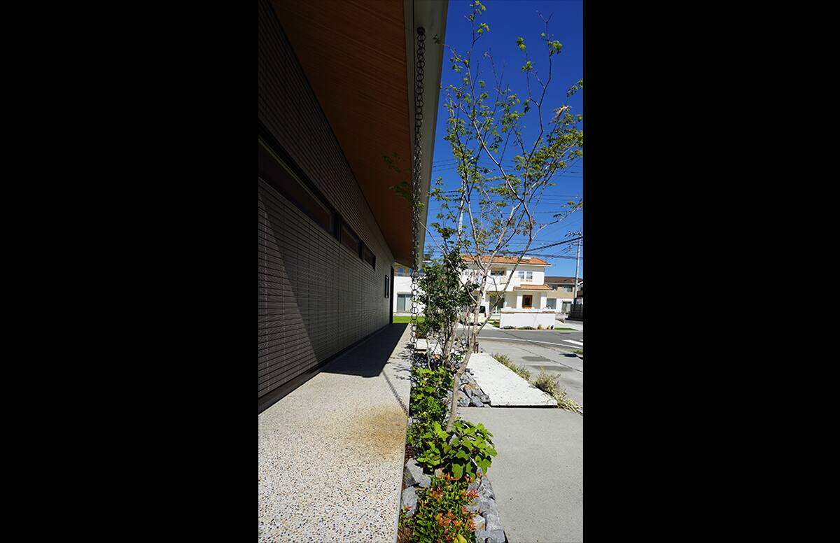 まちに寄り添う家