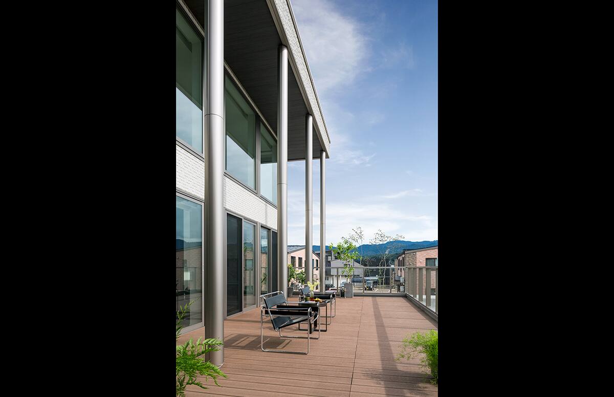 2世帯に寄り添う邸宅スライド01