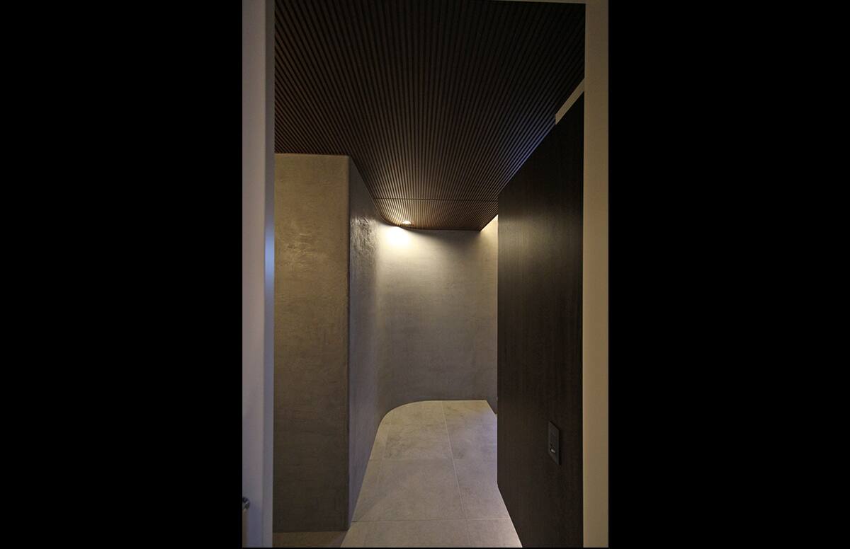 外を切り取り内に感じるスライド06