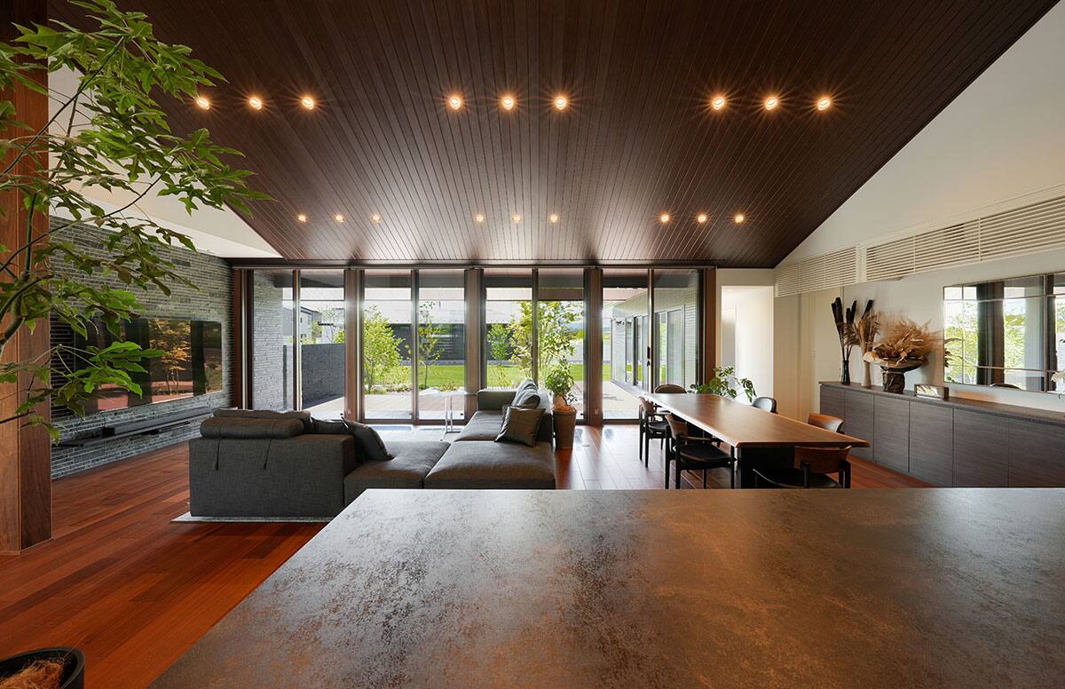 大屋根の家スライド01