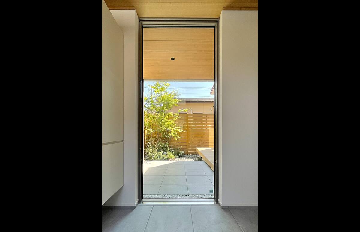 Flat＆Step Houseスライド01