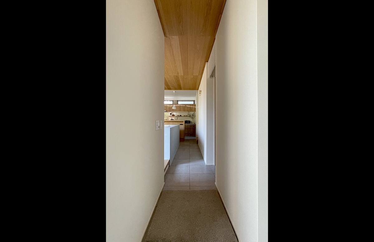 Flat＆Step Houseスライド02