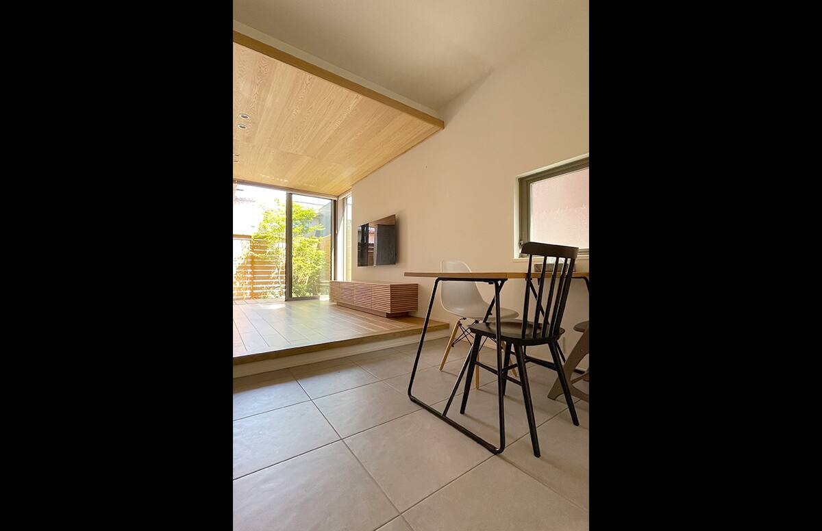 Flat＆Step Houseスライド04