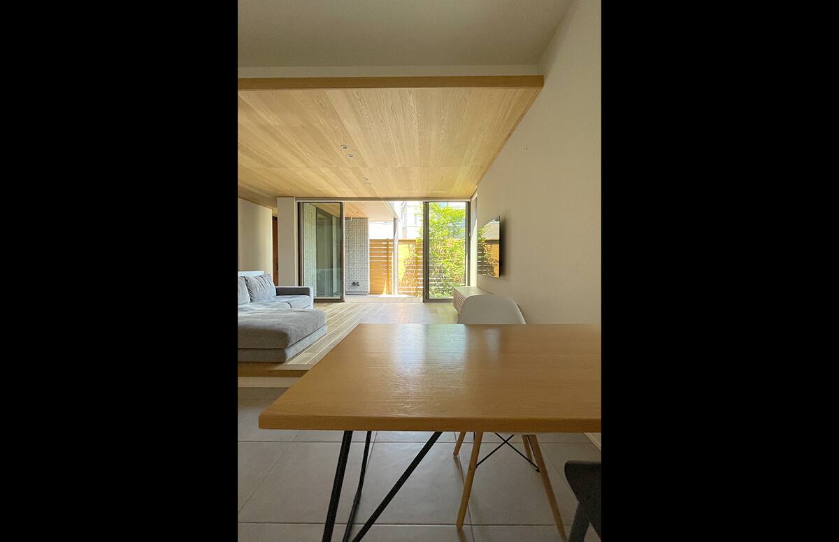 Flat＆Step Houseスライド05