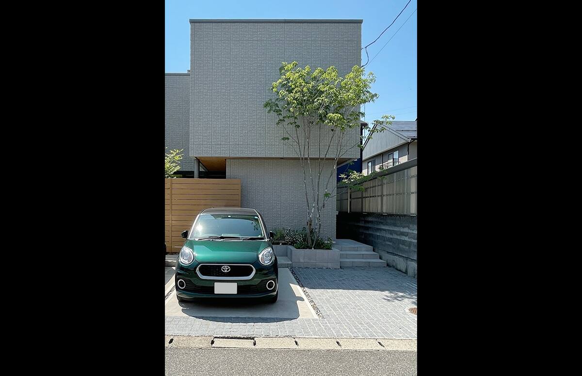 Flat＆Step Houseスライド06