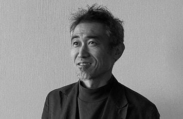 山越 寧