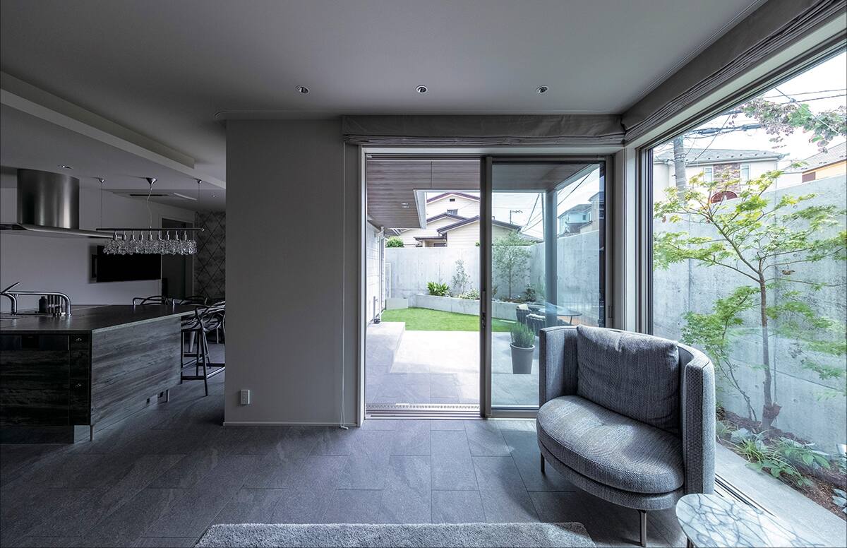 プライバシーを確保しつつ開放的な住宅