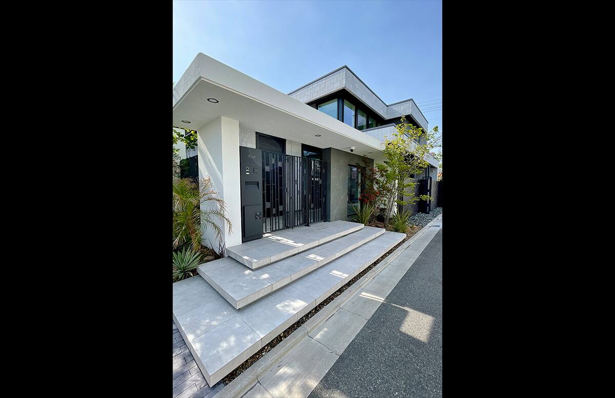 Shape of Luxuryスライド02