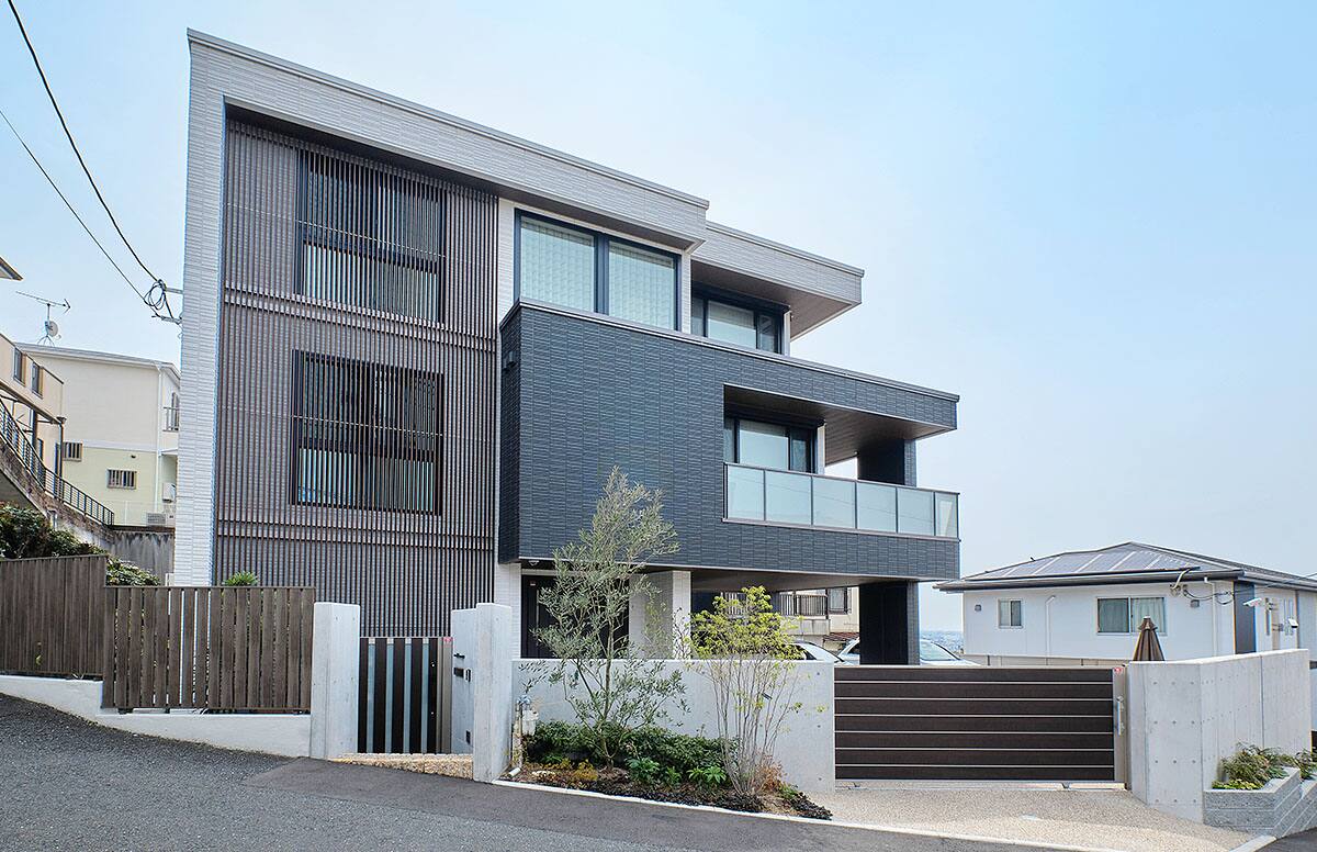 都市を見おろす家01