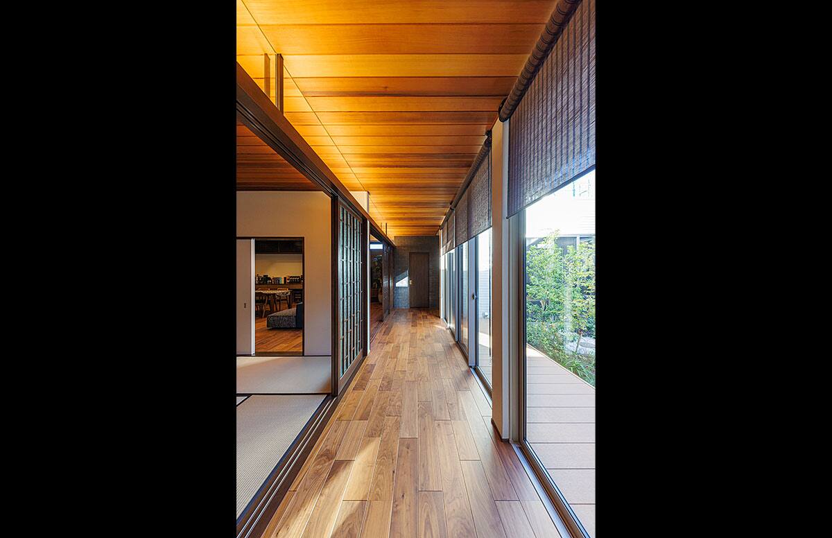 音楽室のある中庭の家スライド03