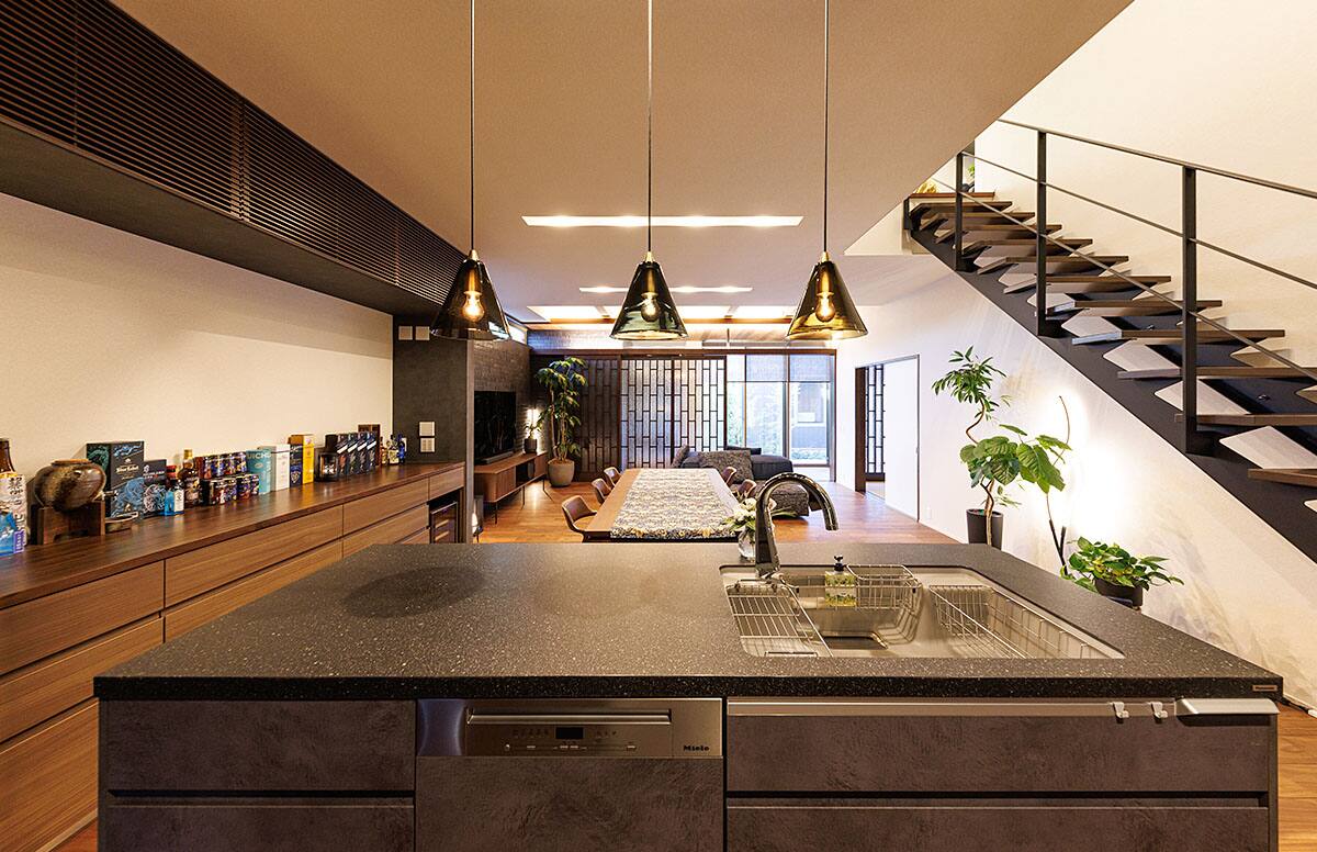 音楽室のある中庭の家スライド05