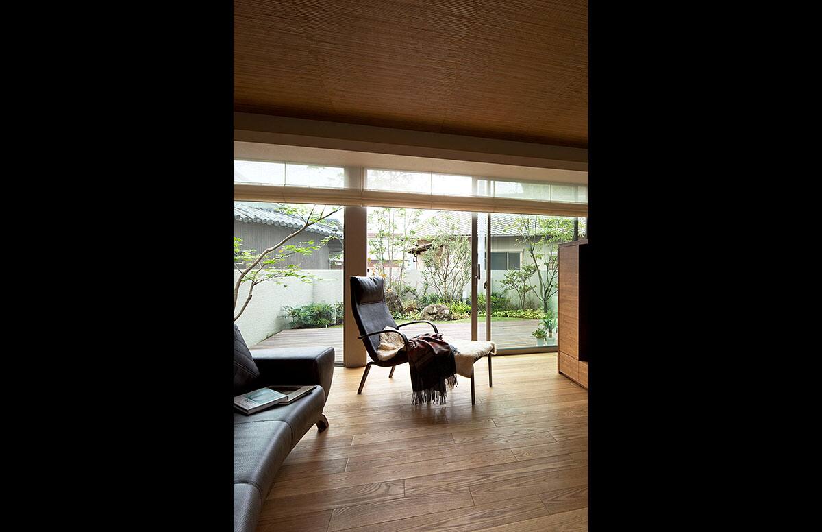 中庭の家スライド03