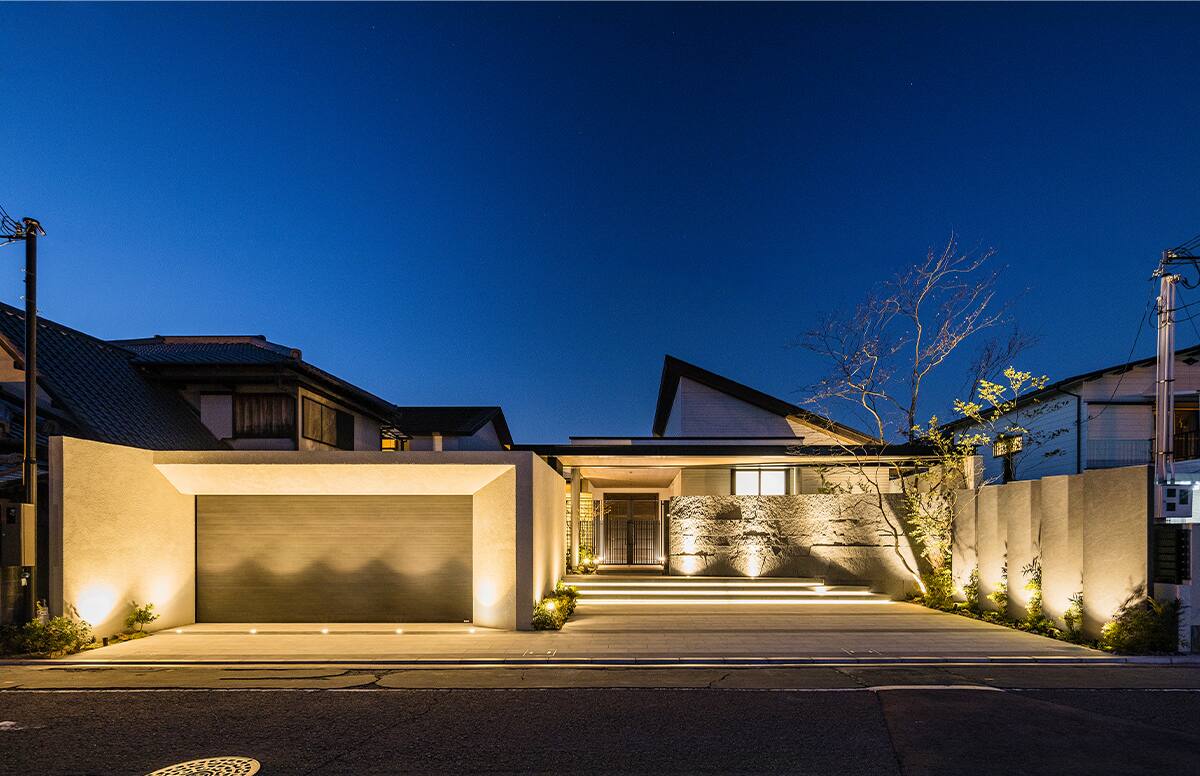 奥行と開放を享受する邸宅　－Art Residence－01