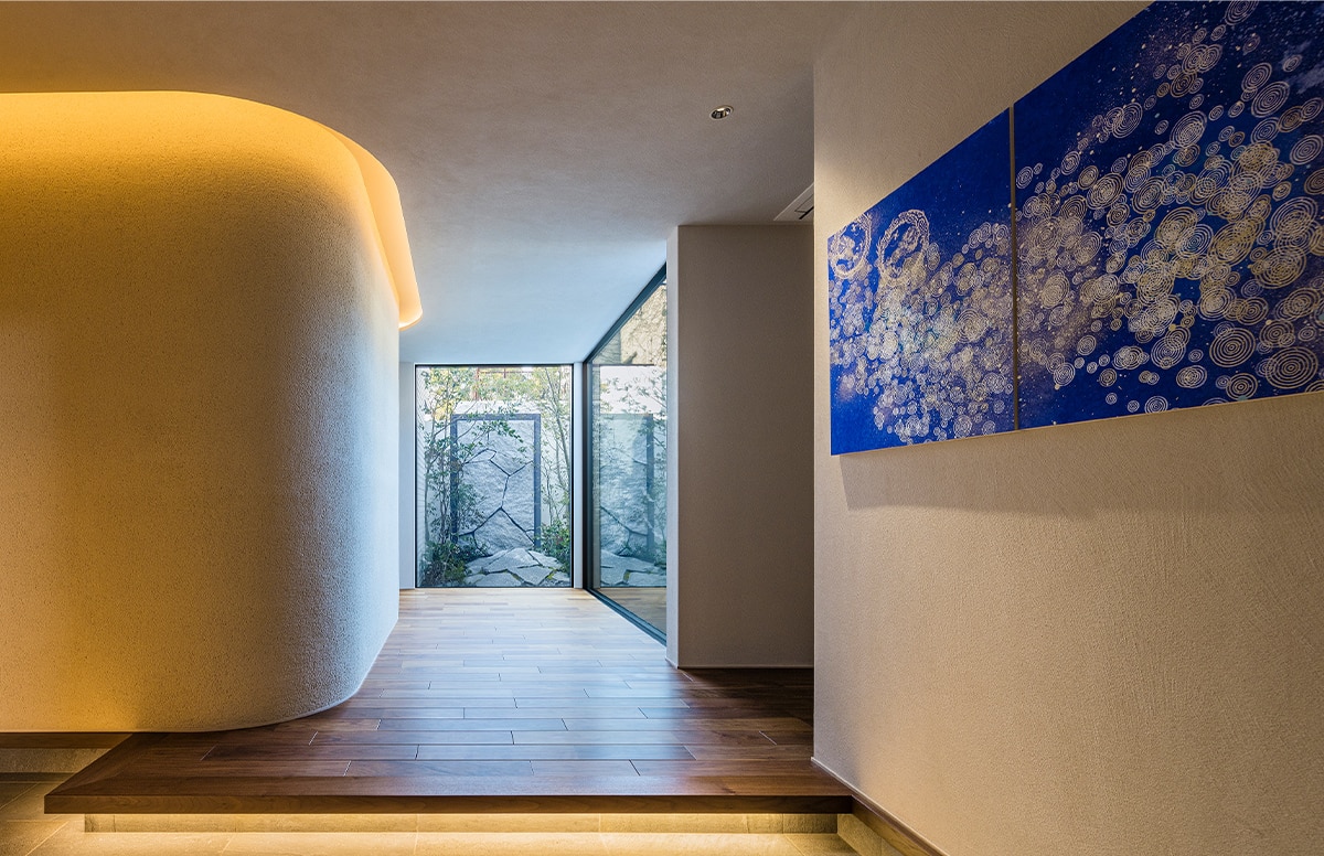 奥行と開放を享受する邸宅　－Art Residence－スライド03