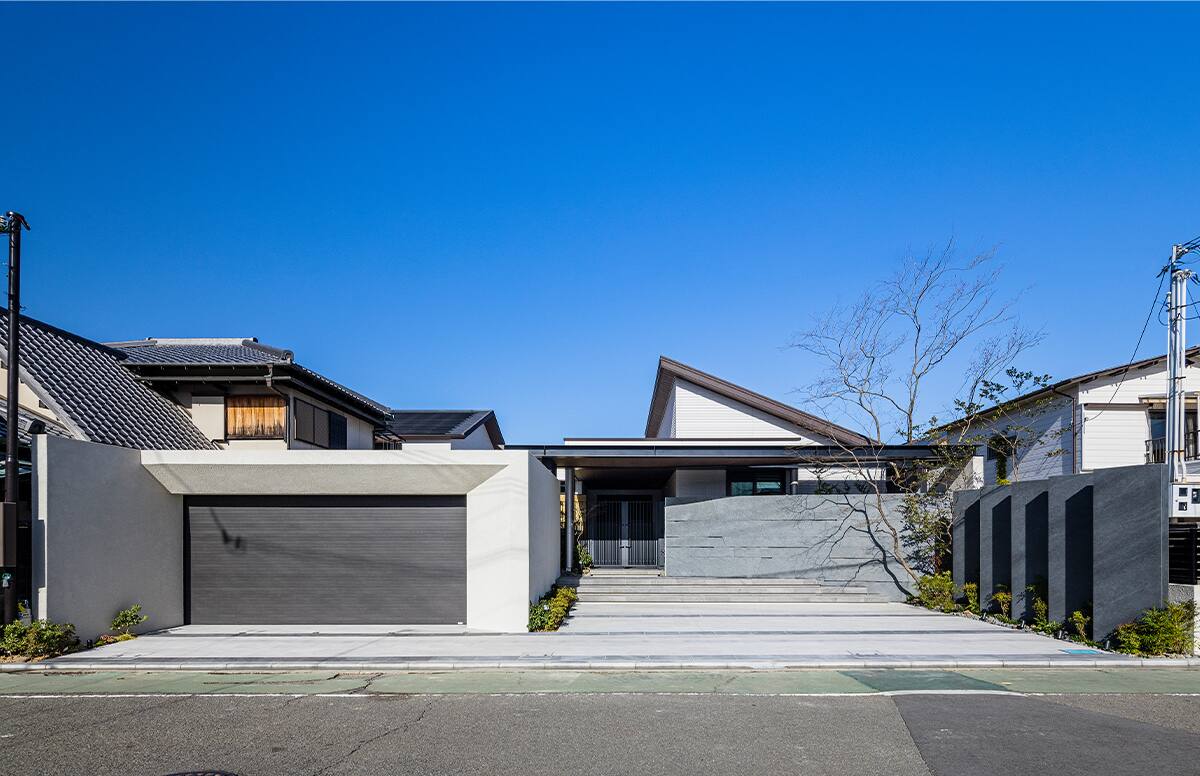 奥行と開放を享受する邸宅　－Art Residence－スライド04