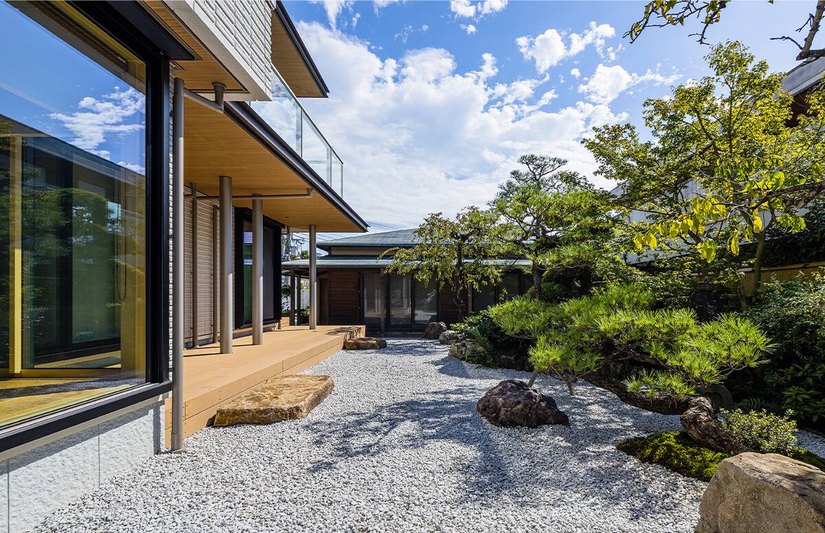 公園の横に佇む住まいスライド04