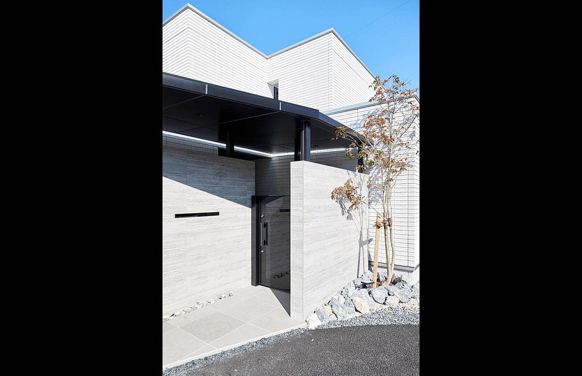 内包する家スライド01