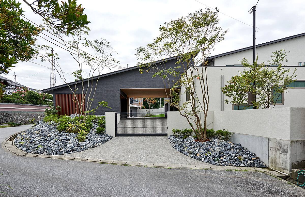 軒裏の住まいスライド01