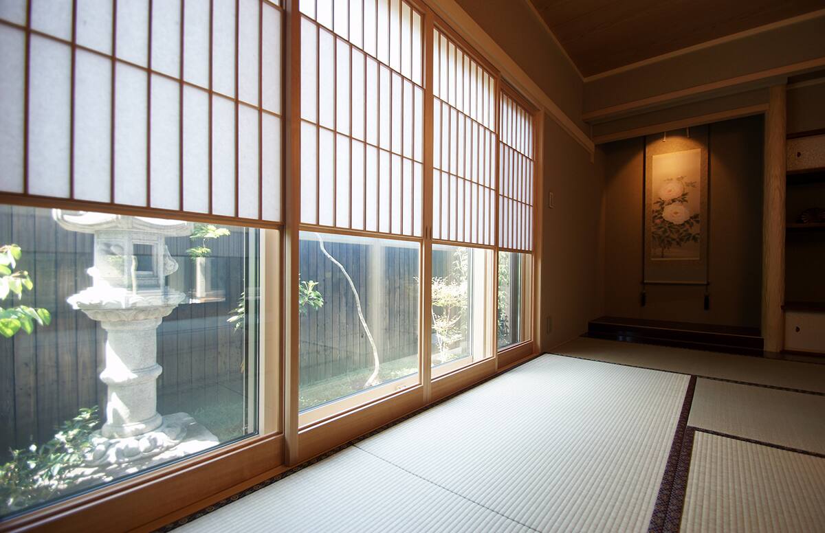 中庭の家スライド02