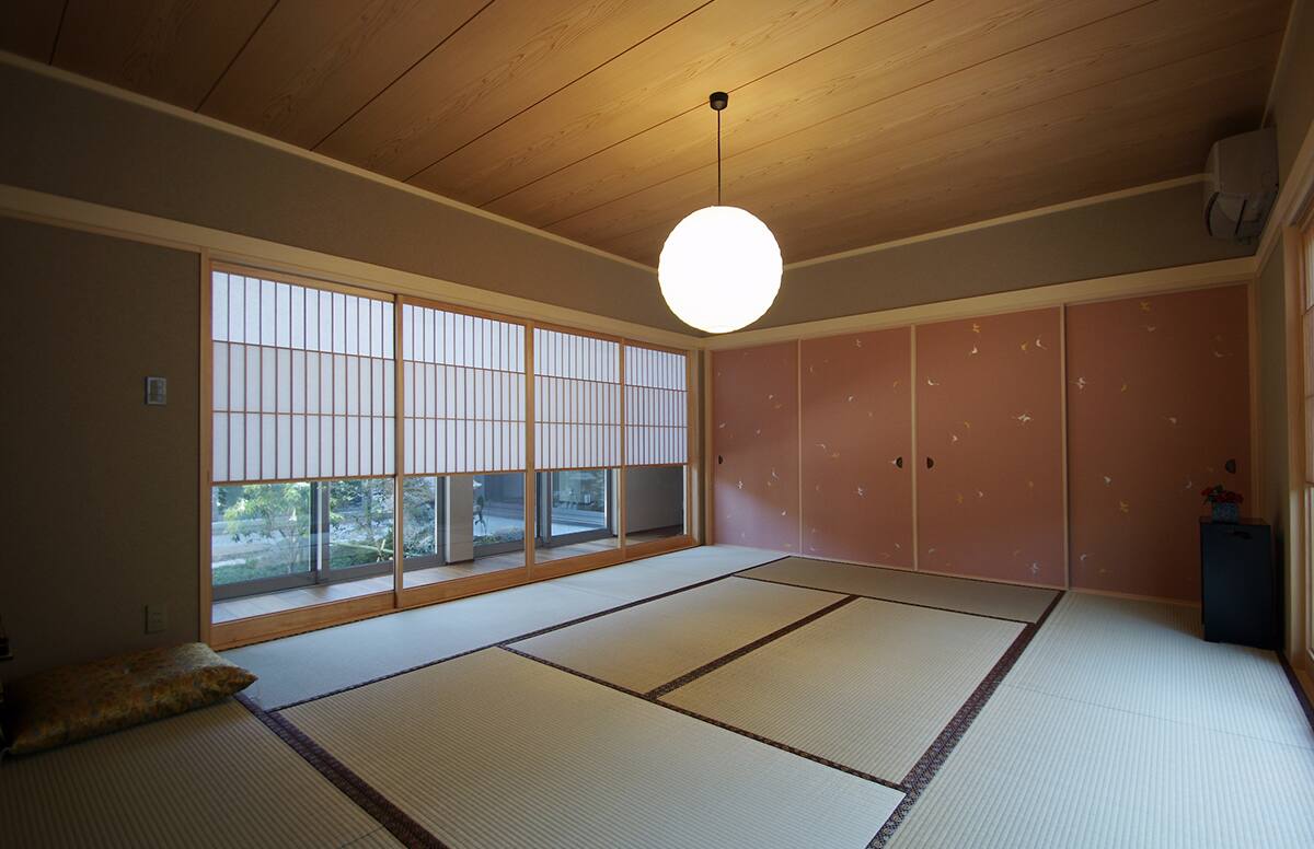 中庭の家スライド02