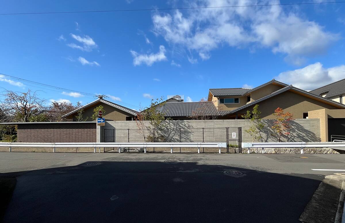 瓦と煉瓦の佇まい04