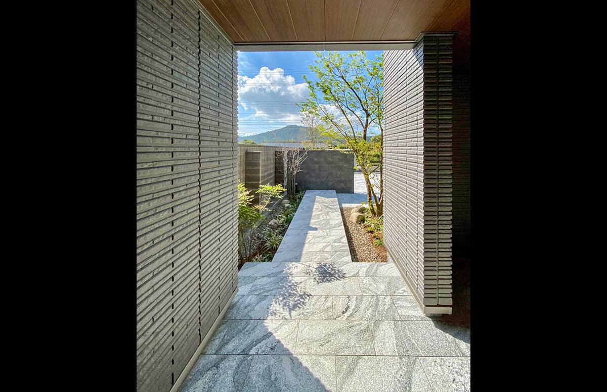 風光明媚の家　～山並みを取り込む～01