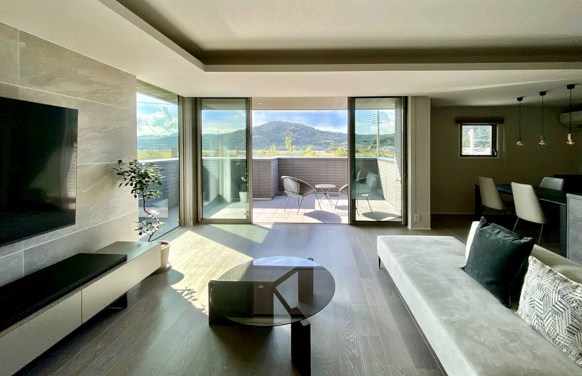 風光明媚の家　～山並みを取り込む～02