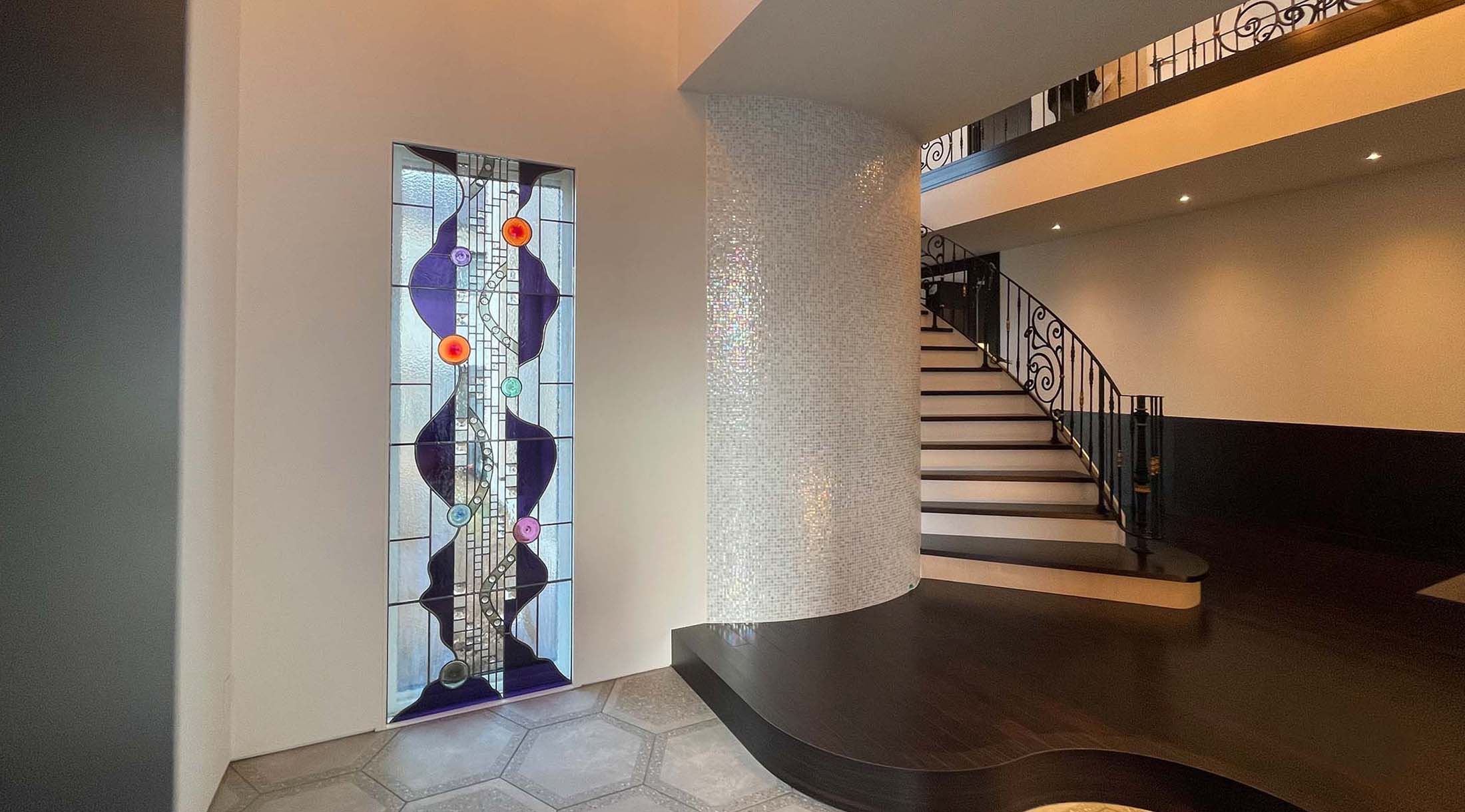 螺旋階段のある家