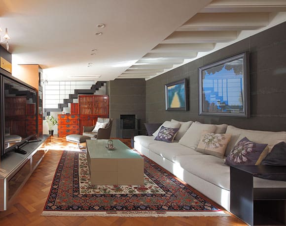 芸術と暮らす家～要塞の家へのオマージュ～