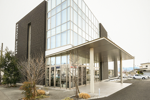大きな「積水ハウス」のロゴが目印です。