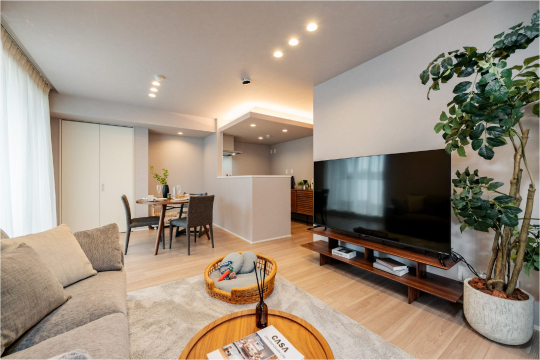 動線のいい水回りと日当たりのいいりったりとしたリビングが入居者をリラックスさせてくれることでしょう。