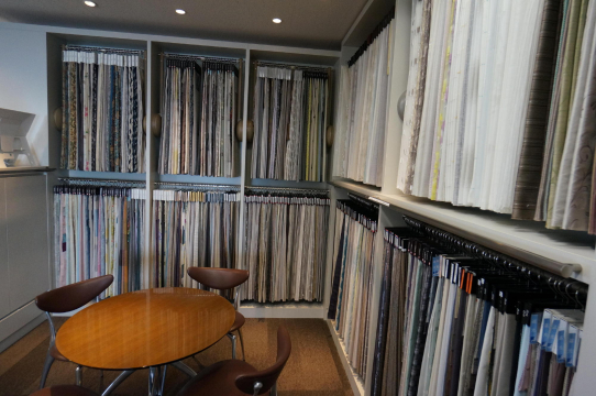 種類豊富にお選びいただけるカーテンをご用意しております。