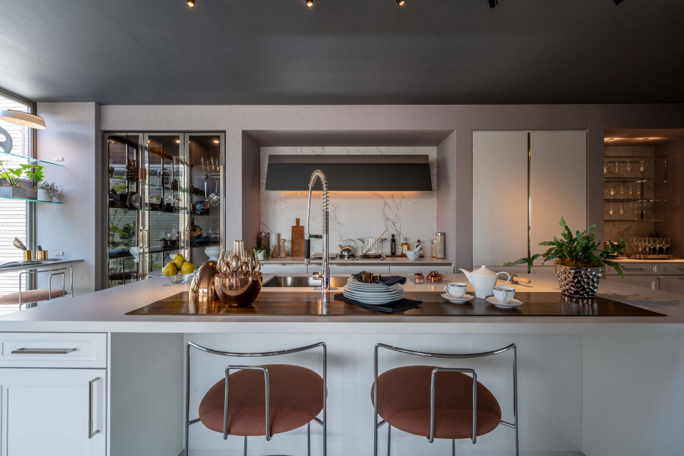 ドイツ製最高級キッチン「Sie Matic」のキッチンスタジオ。
まるで家具のような洗練されたデザインと、高い耐久性を兼ね備えたキッチンです。