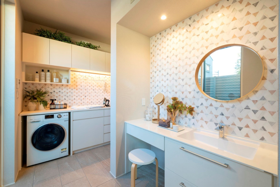 キッチンからの家事動線も抜群な洗面スペース。室内干しスペースとしても大活躍です。