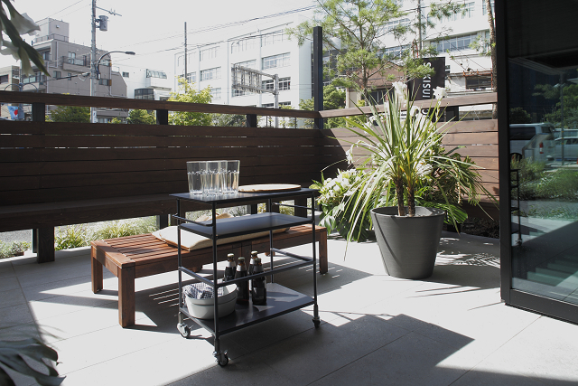 ＢＢＱコーナーとティーサロンで街とのつながり、人とのつながりを大切にできる空間です。

(防災住宅、空気環境、健康寿命、耐震、賃貸併用住宅、一戸建て、二世帯住宅、建替え、相続相談、BBQ、自然を感じる、プライバシー確保)