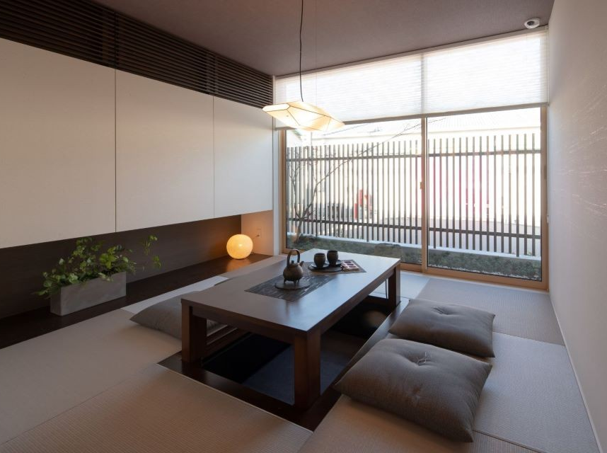 １階フロアを南北に風通しよくつなぎ、時には独立した空間としても利用できる憩いの間です。