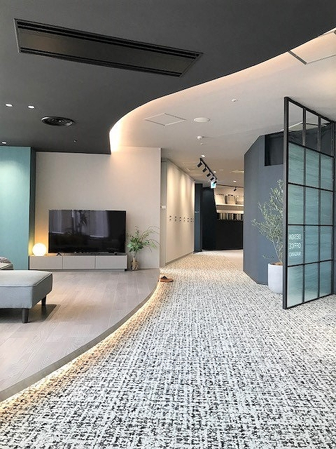 ラウンジの先が打合せルームとなります。