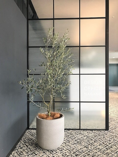 落ち着きのある上質なインテリア空間でゆったりとお過ごしいただけます。