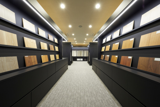 思い描いた理想の住まいへとコーディネートするSHIC
【SEKISUI HOUSE INTERIOR COORDINATION】
数々の実物サンプルを見てさわって比べて確かめて
ご一緒に夢をカタチにいたします