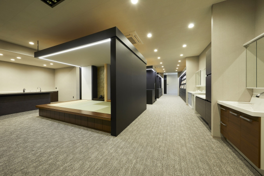 思い描いた理想の住まいへとコーディネートするSHIC
【SEKISUI HOUSE INTERIOR COORDINATION】
数々の実物サンプルを見てさわって比べて確かめて
ご一緒に夢をカタチにいたします