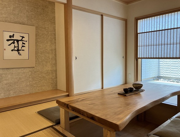 ２階ホールから出入り可能なフラットバルコニーです。