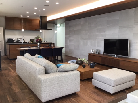 落ち着きのある配色で住まいづくりのヒントが見つかるエリアです。