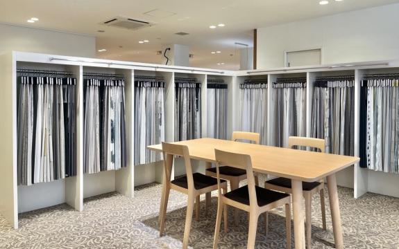 お打合せ室は個室を完備して、安心してご相談いただける環境を整えています。