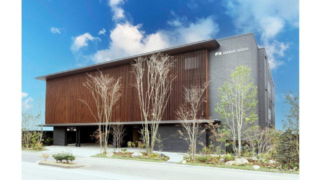 建て替え・住み替え・土地探しなど、地域密着で高知県での暮らしを見続けてきた私たちが理想の住まいづくりのお手伝いをさせていただきます。まずはお気軽に、WEBやお電話でお問合せください。