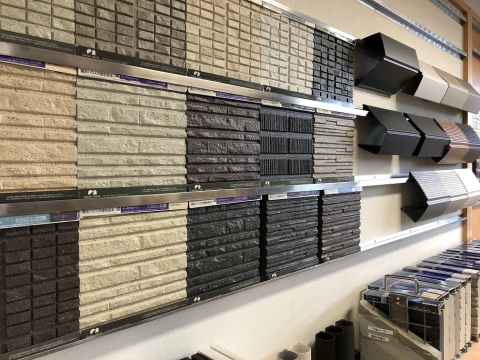 外壁や瓦などの実物サンプルをご覧いただけます。
重厚感や質感をお手に取ってお確かめください。