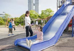 マンションから徒歩１分。お庭感覚で身近に楽しむことができます。